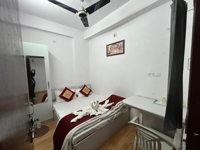 ashish guest house udaipole