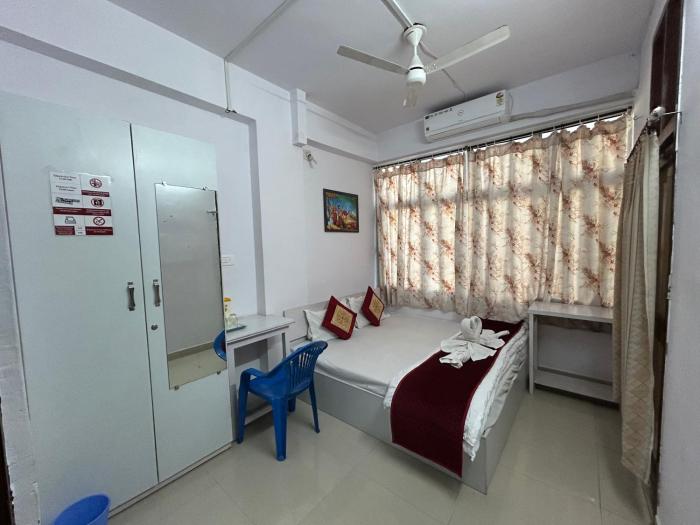 ashish guest house udaipole