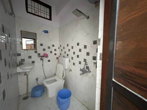 ashish guest house udaipole