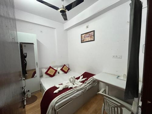 ashish guest house udaipole