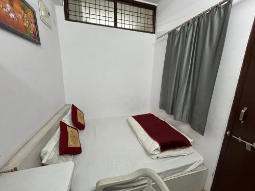 ashish guest house udaipole