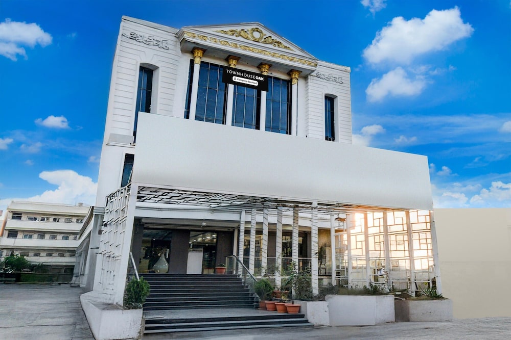 townhouse oak hotel ssv grand