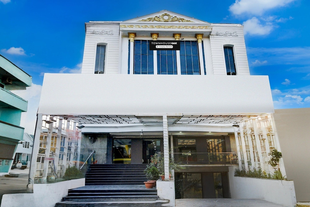 townhouse oak hotel ssv grand