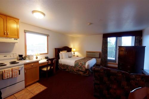 Executive House Suites Hotel & Conference Centre,High Level>>Alberta,3 star