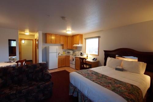Executive House Suites Hotel & Conference Centre,High Level>>Alberta,3 star