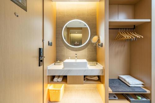 atour hotel hefei binhu international exihibition center