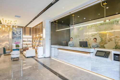 atour hotel hefei binhu international exihibition center