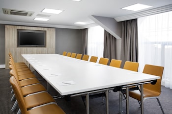 leonardo hotel and conference venue hinckley island