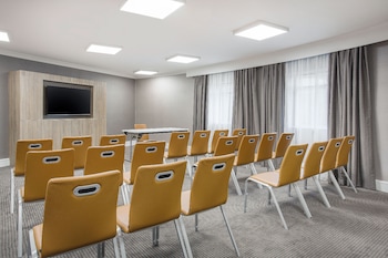 leonardo hotel and conference venue hinckley island