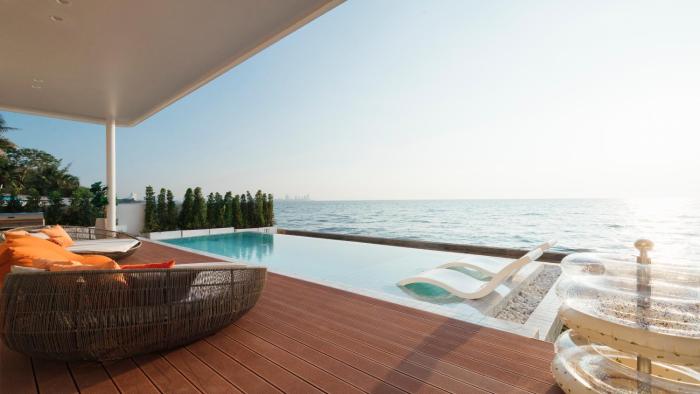 sea season pool villa pattaya