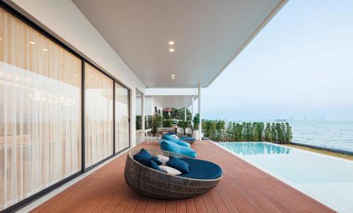 sea season pool villa pattaya