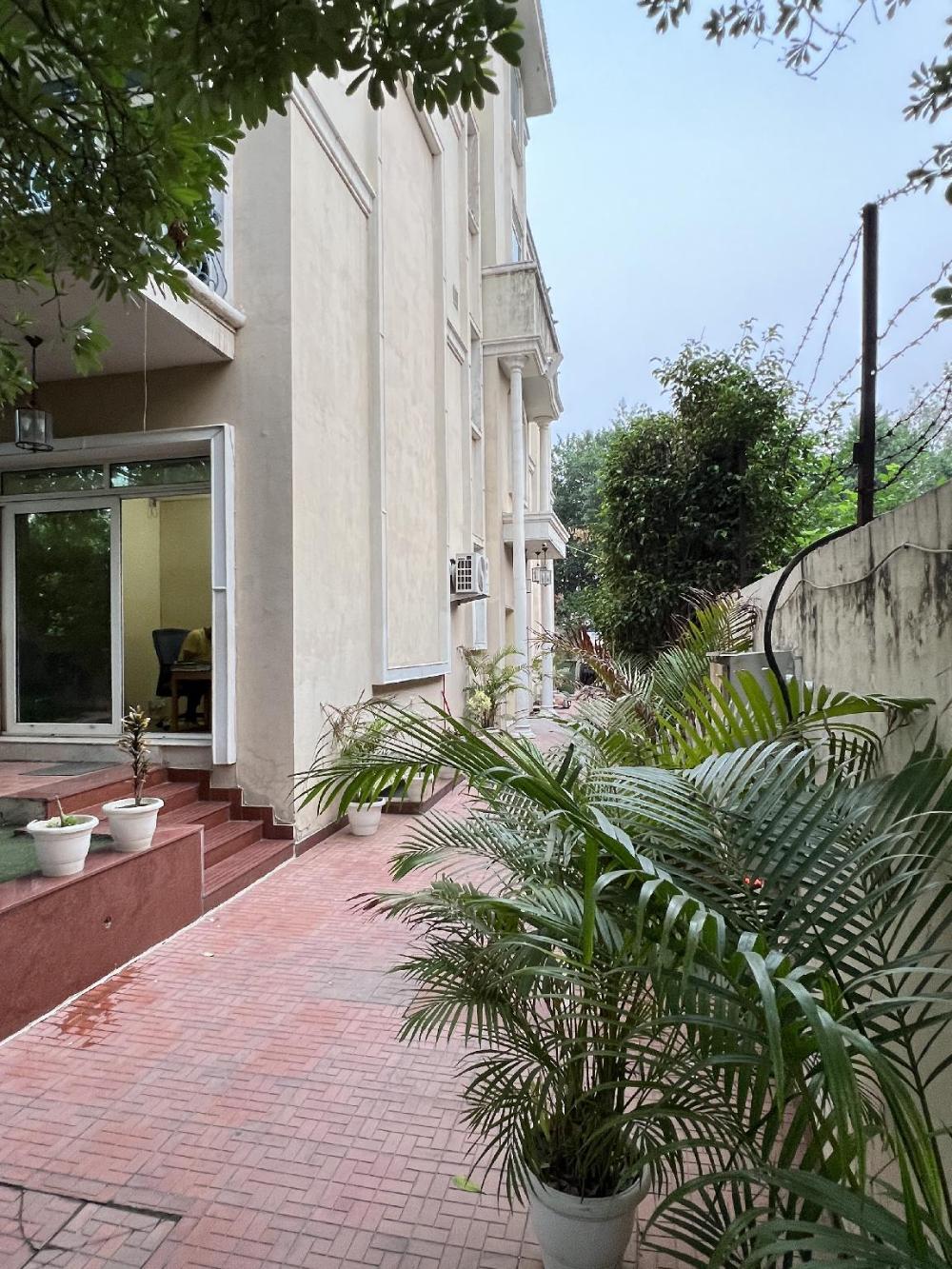 hotel inaya suites rooms with bathtub