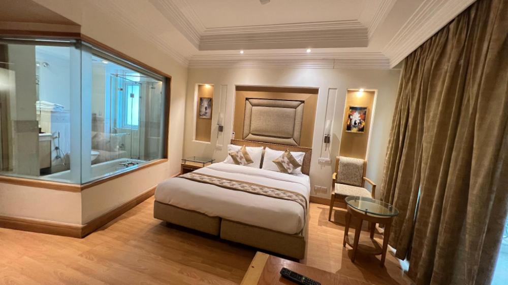 hotel inaya suites rooms with bathtub