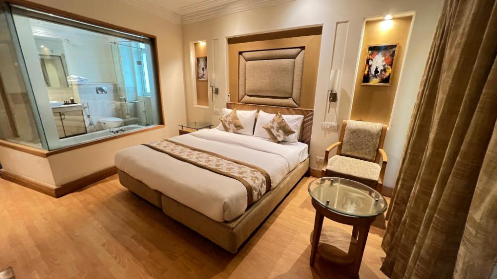 hotel inaya suites rooms with bathtub