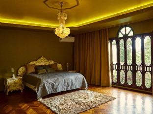 golden goose villas