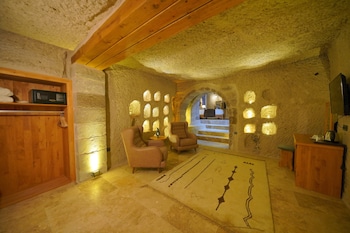 secret hill cave suites