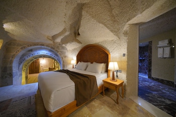 secret hill cave suites