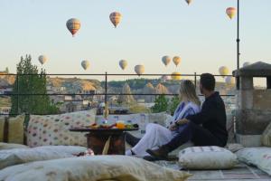 secret hill cave suites