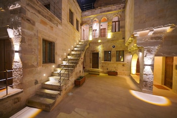 secret hill cave suites