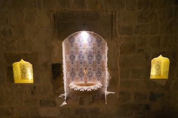 secret hill cave suites
