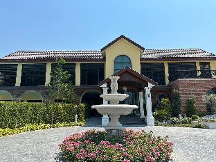 cottage pine rayong resort and cafe