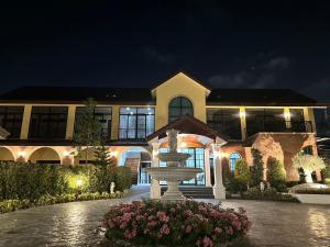 cottage pine rayong resort and cafe