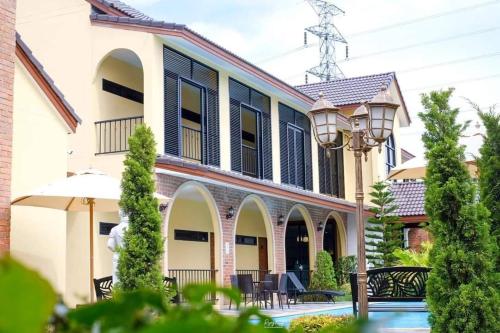 cottage pine rayong resort and cafe