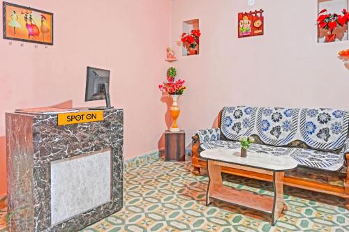 spot on 809570 hotel maa narmada
