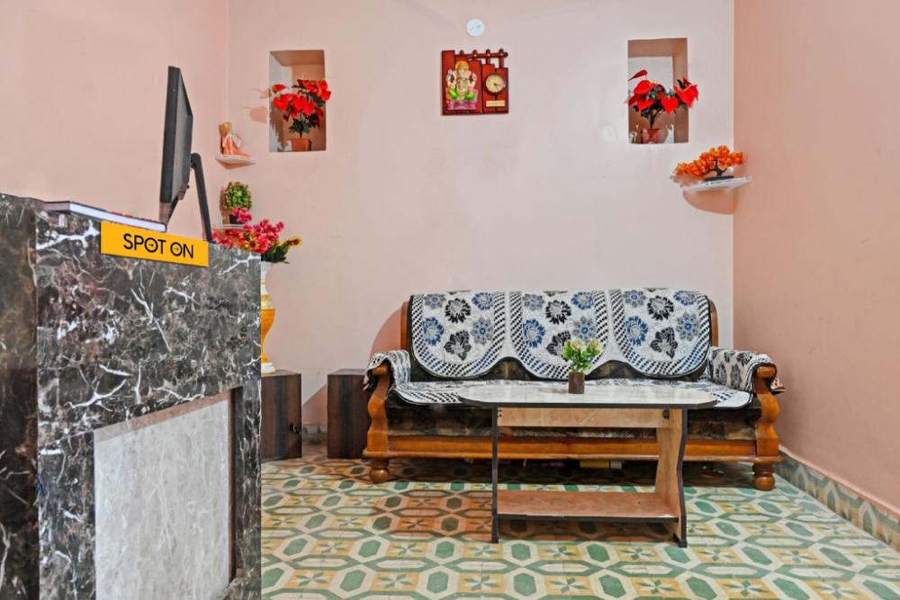 spot on 809570 hotel maa narmada
