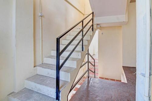 spot on 808975 hotel abs inn