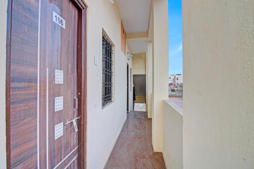 spot on 808975 hotel abs inn