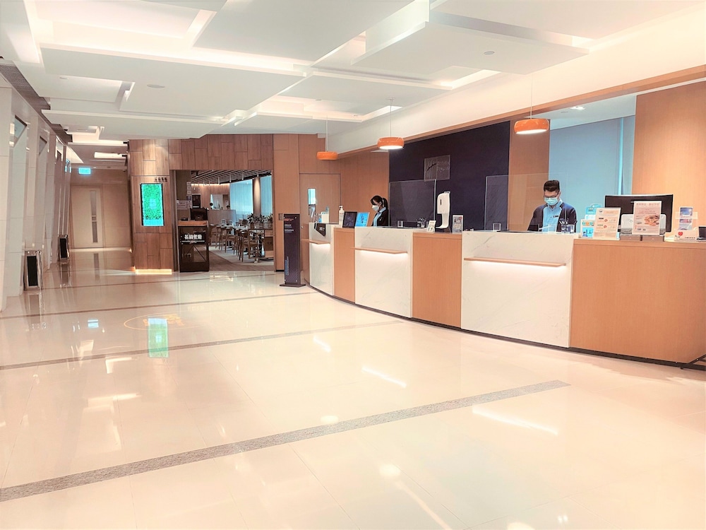 holiday inn express causeway bay hong kong by ihg