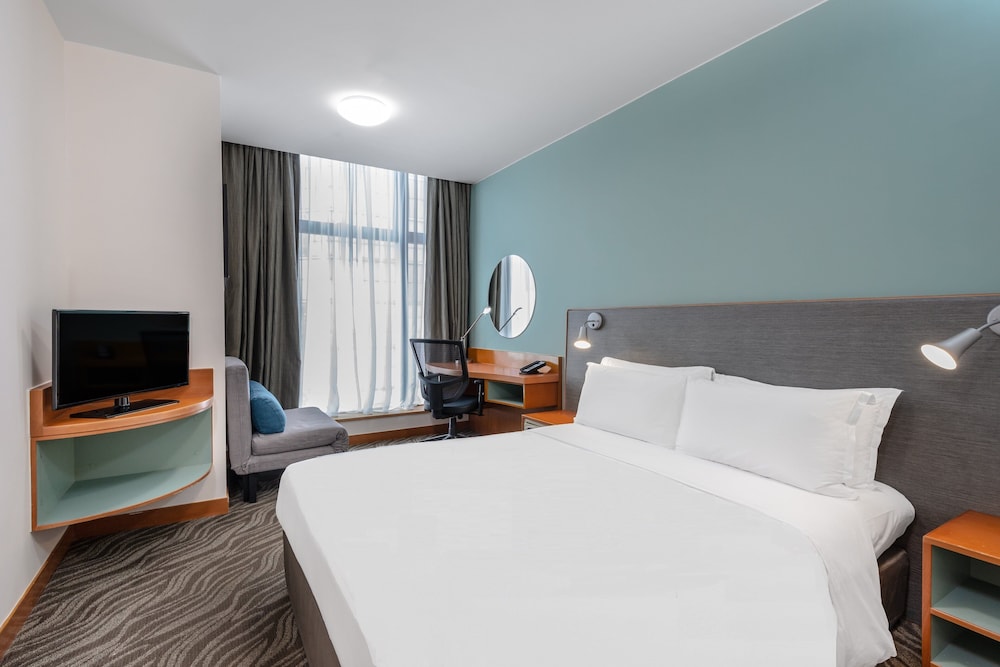 holiday inn express causeway bay hong kong by ihg