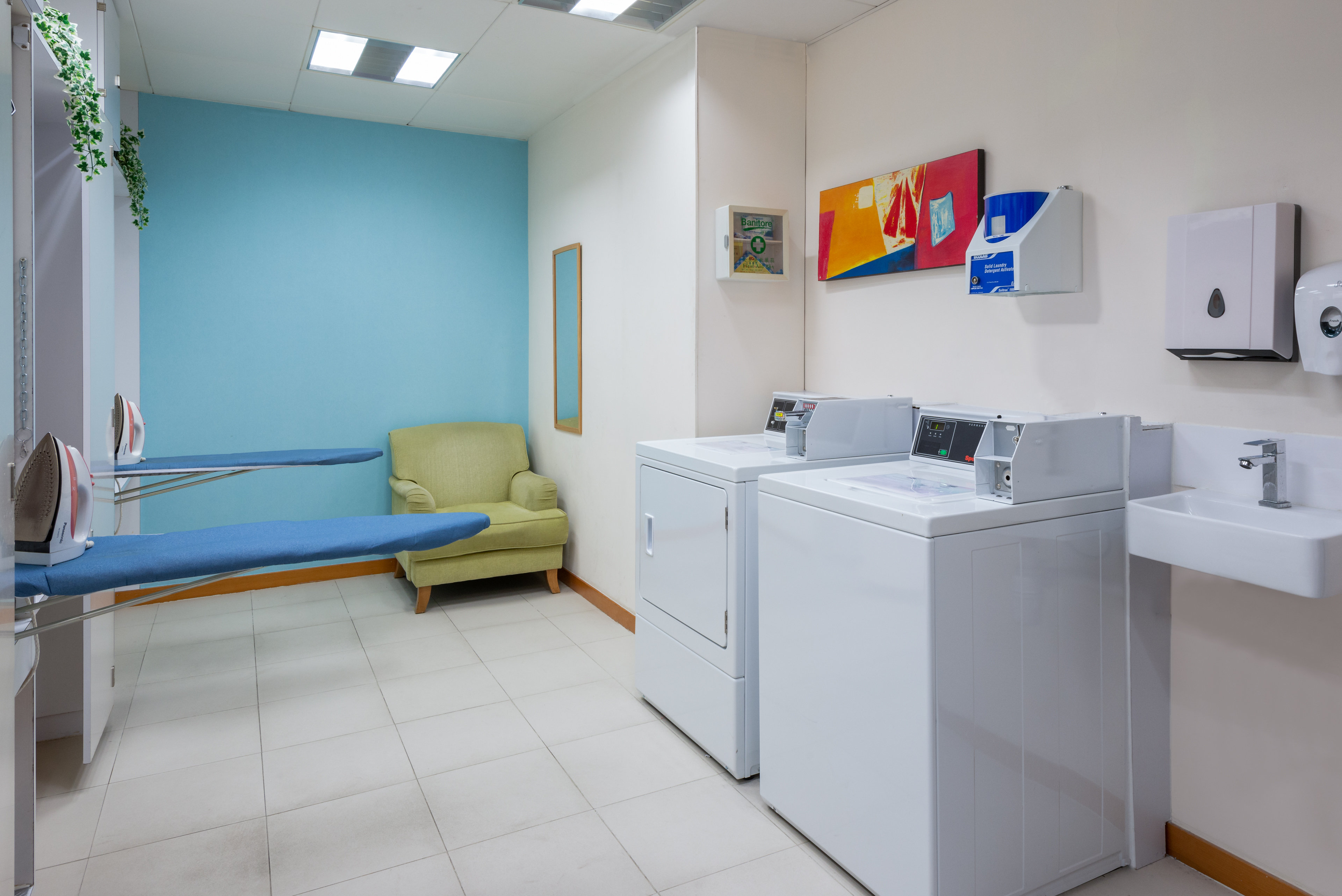 holiday inn express causeway bay hong kong by ihg