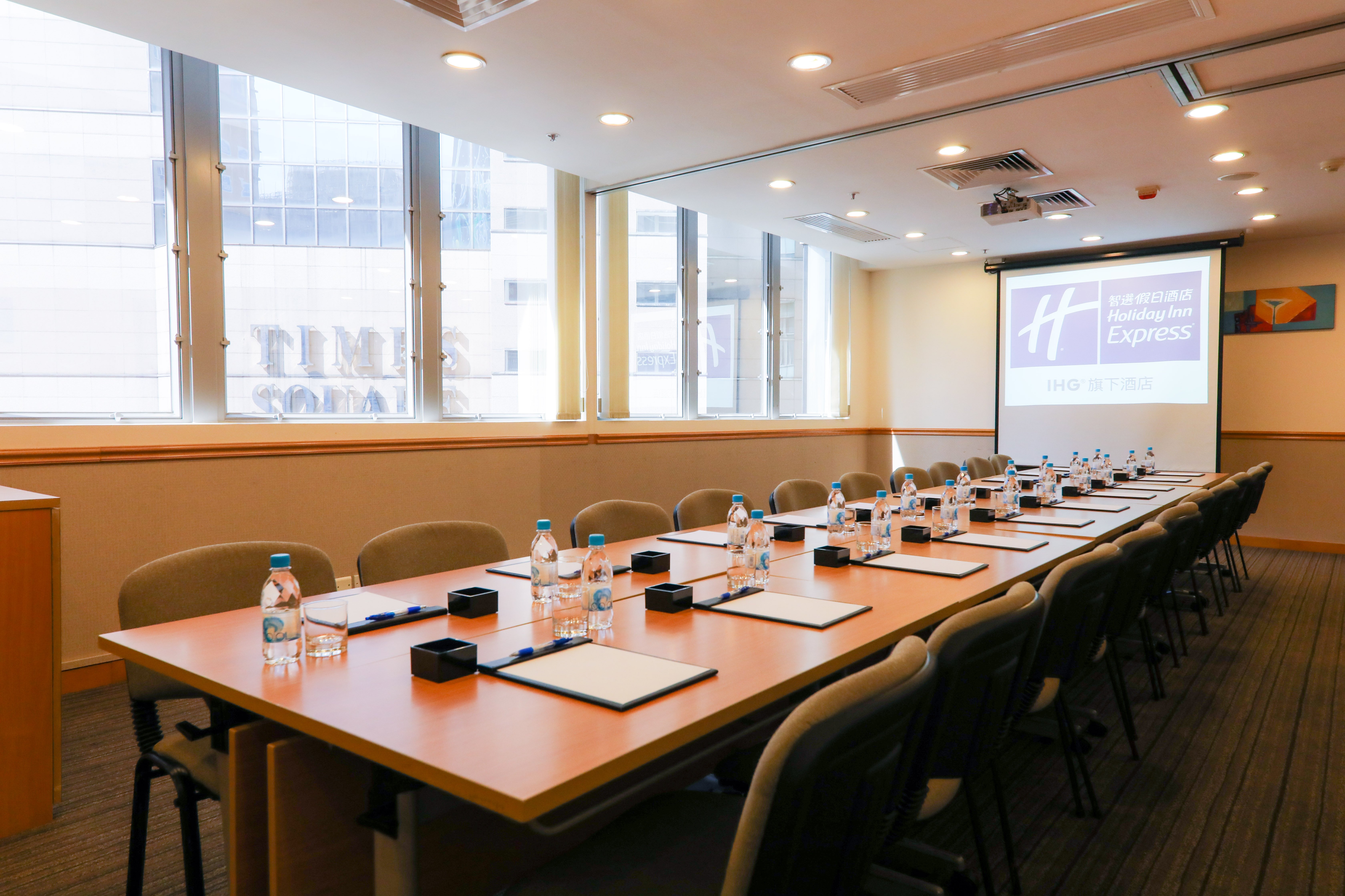 holiday inn express causeway bay hong kong by ihg