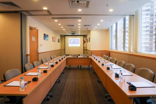 holiday inn express causeway bay hong kong by ihg