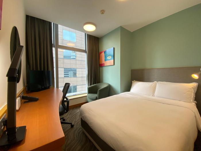 holiday inn express causeway bay hong kong by ihg