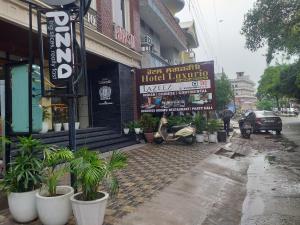 Hotel Luxurio,India>>Amritsar,4 star
