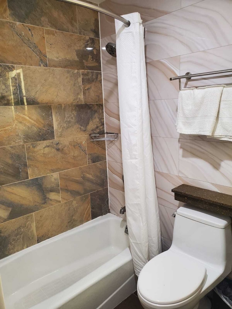 the essence at jfk ascend hotel collection