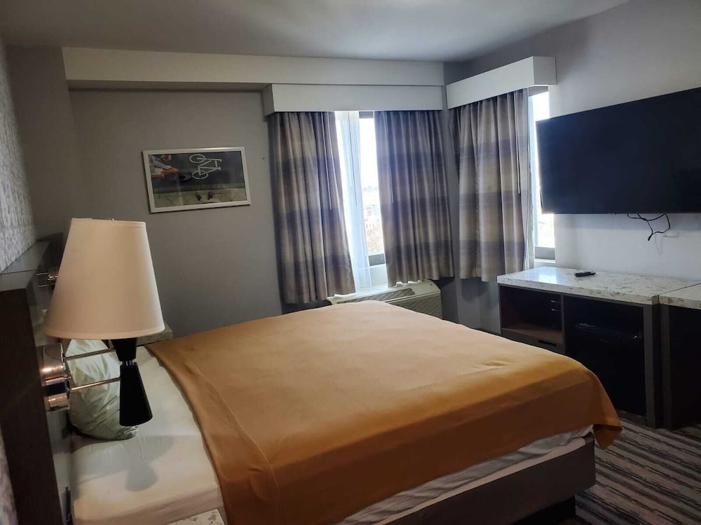 the essence at jfk ascend hotel collection