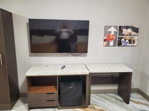 the essence at jfk ascend hotel collection