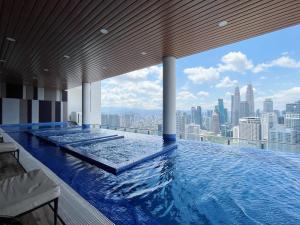 the colony infinitum by awesome stay