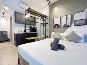 the colony infinitum by awesome stay