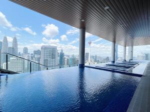 the colony infinitum by awesome stay