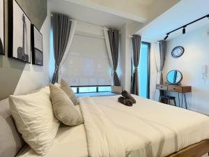 the colony infinitum by awesome stay