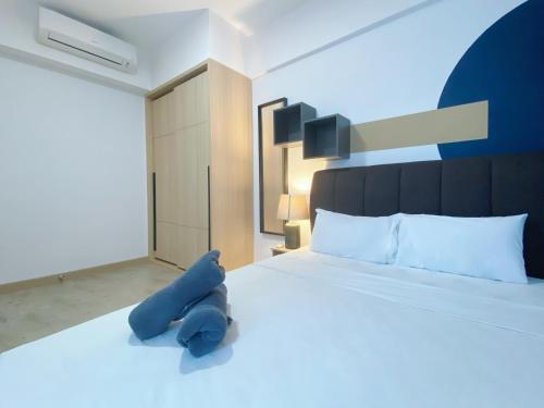 the colony infinitum by awesome stay