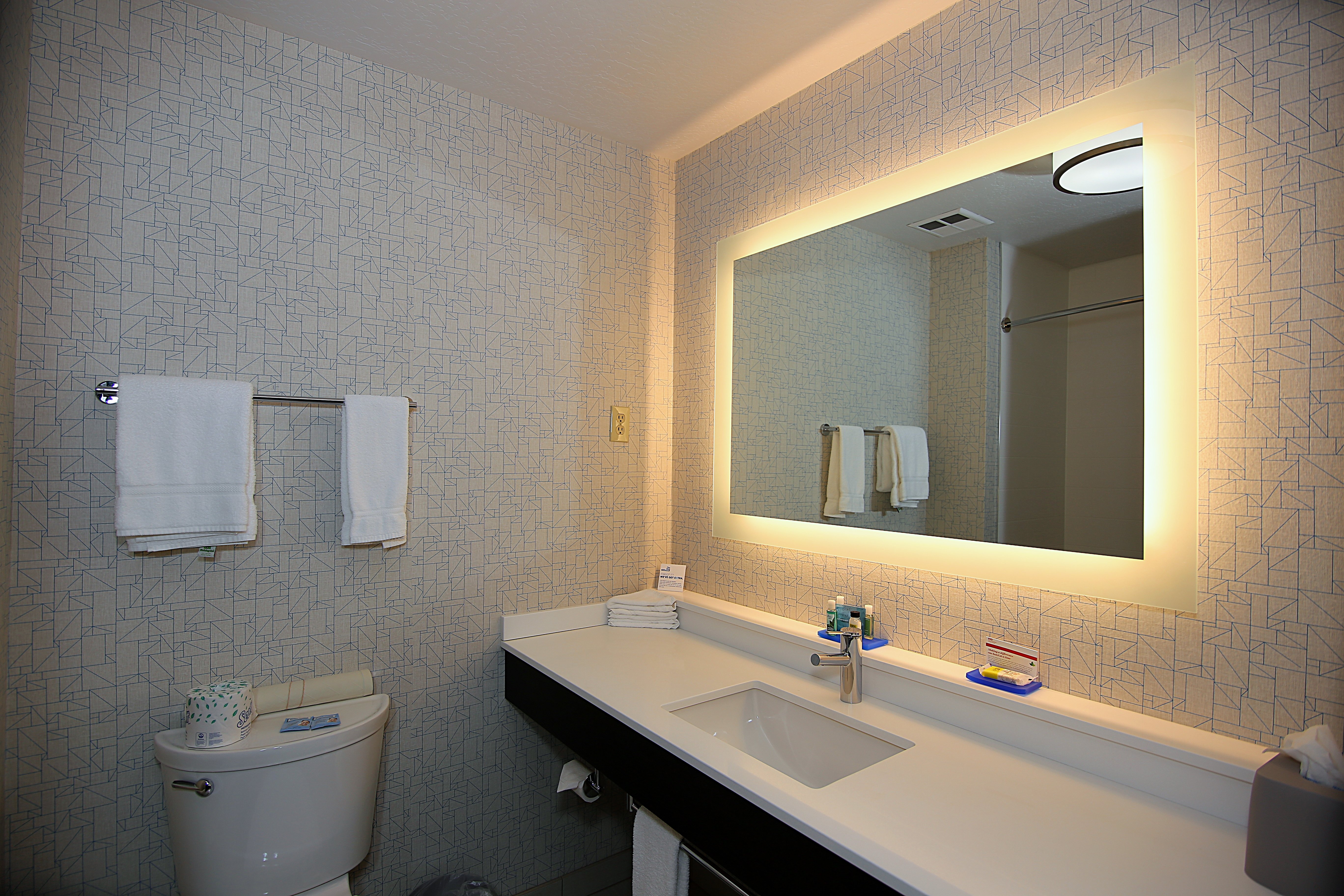 holiday inn express and suites ashland by ihg