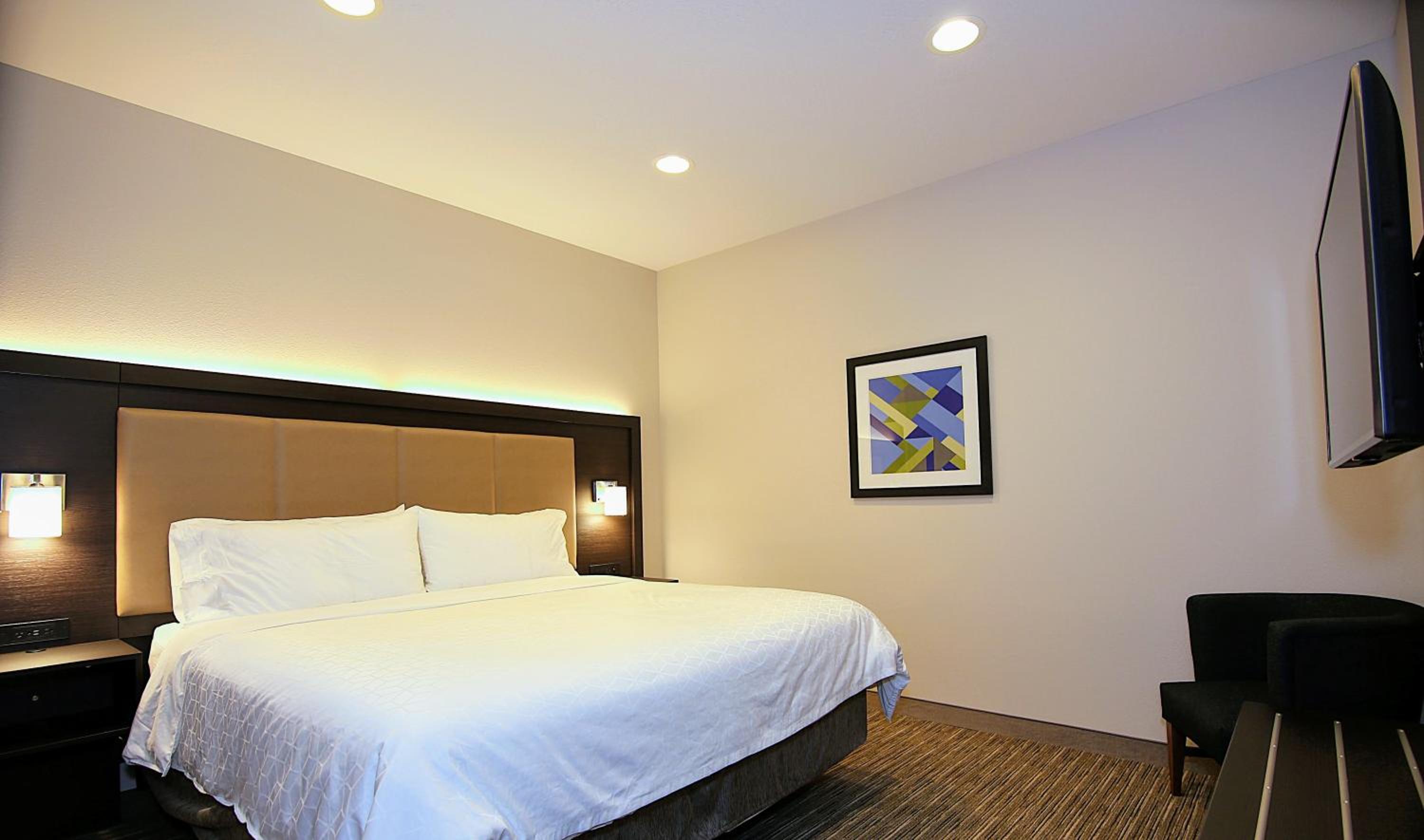 holiday inn express and suites ashland by ihg