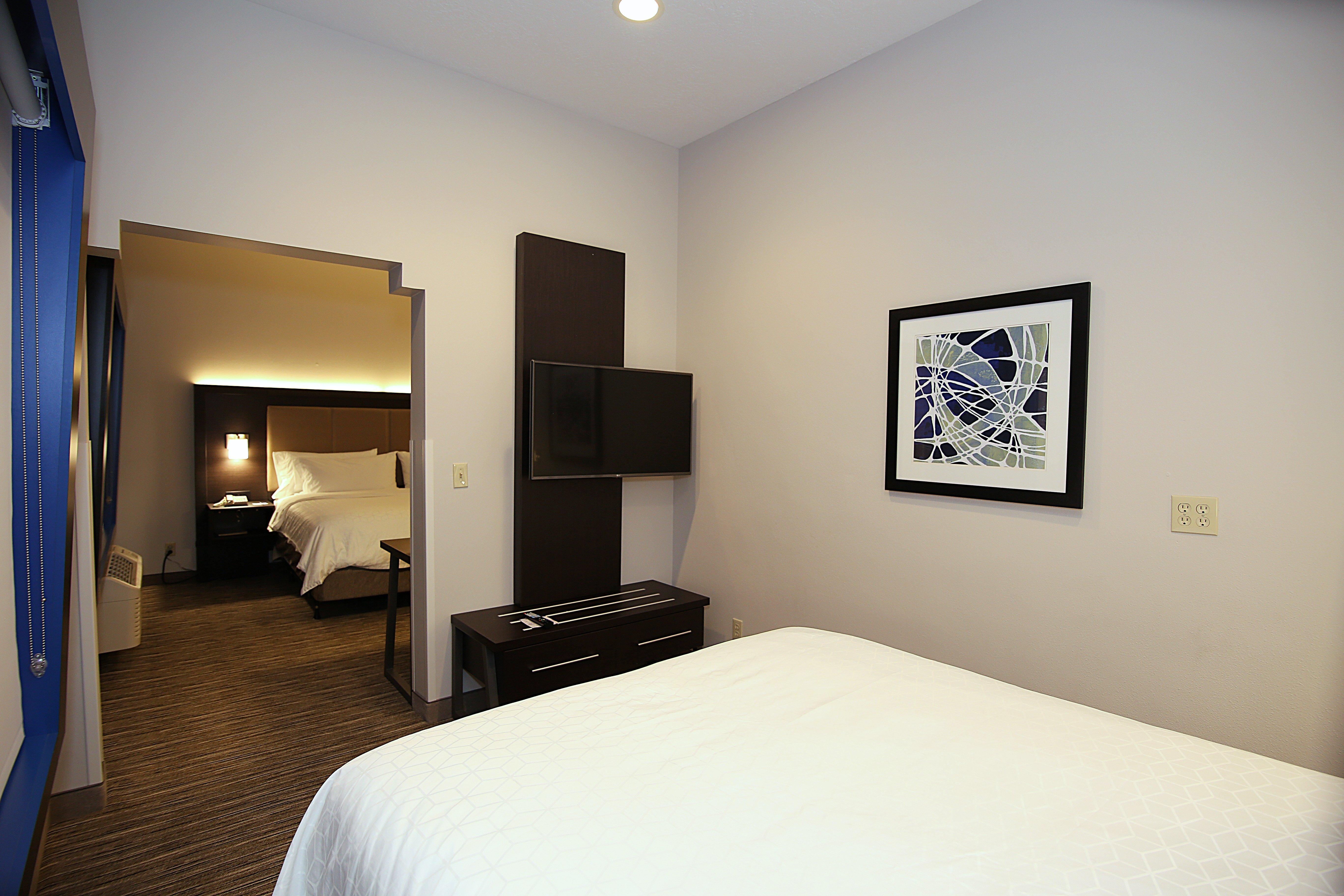 holiday inn express and suites ashland by ihg