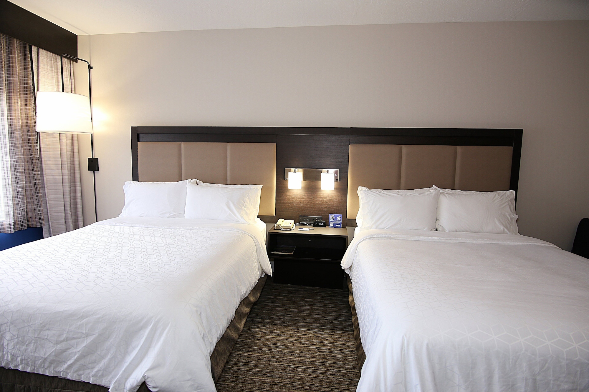 holiday inn express and suites ashland by ihg